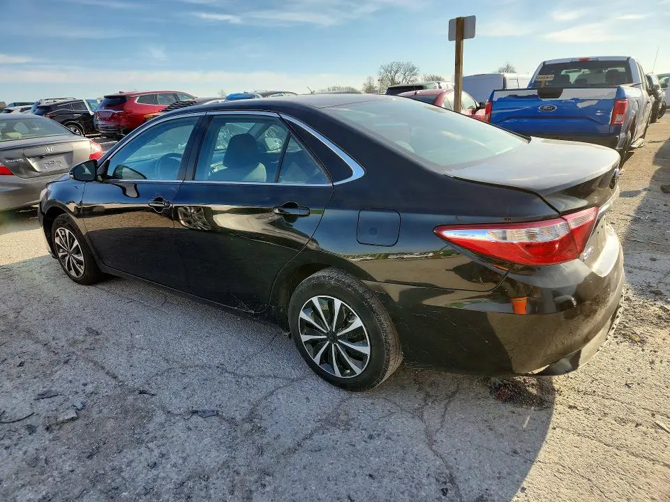 2016 TOYOTA CAMRY LE  