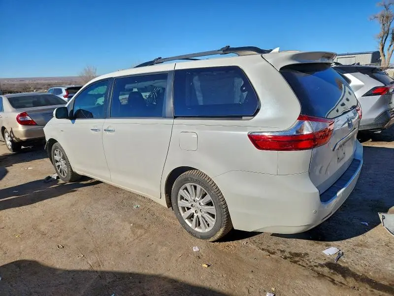 2017 TOYOTA SIENNA XLE  