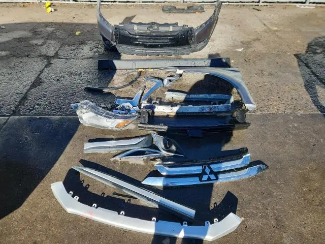 2018 MITSUBISHI OUTLANDER SE  