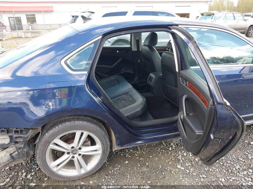 2013 VOLKSWAGEN PASSAT 2.0L TDI SEL PREMIUM