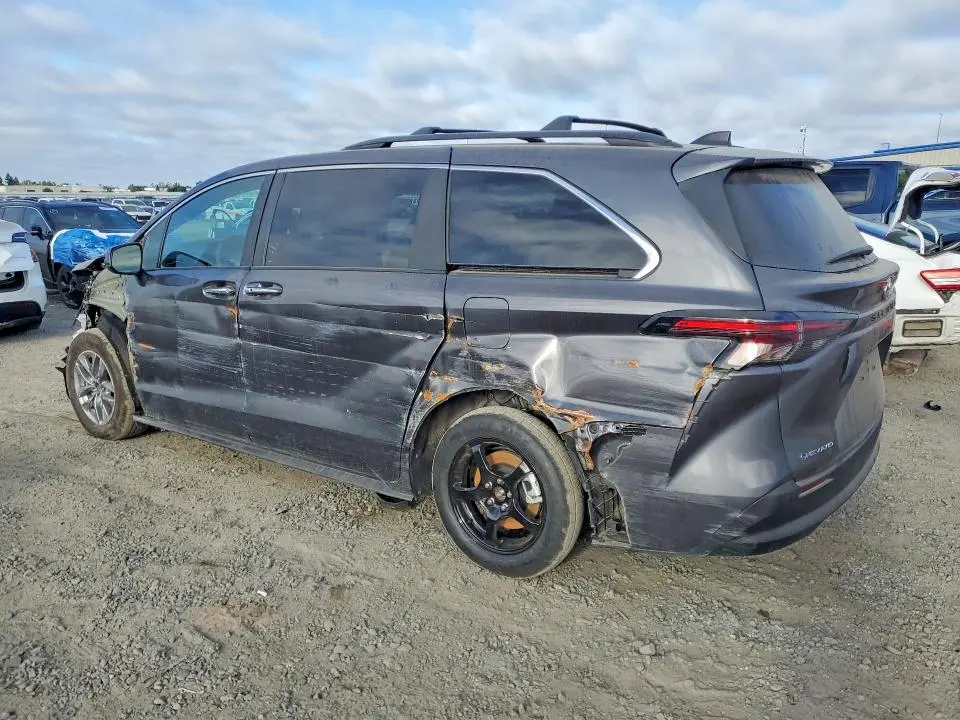 2025 TOYOTA SIENNA XLE 7-PASSENGER  