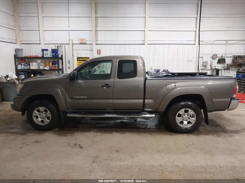2013 TOYOTA TACOMA BASE V6