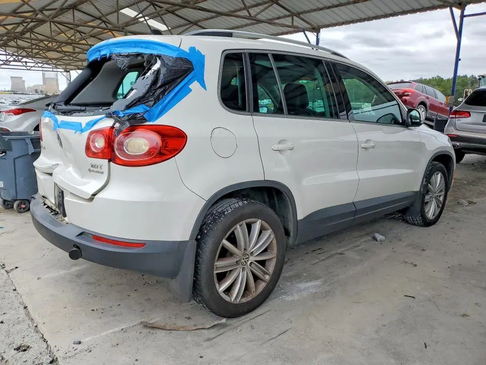2011 VOLKSWAGEN TIGUAN S  