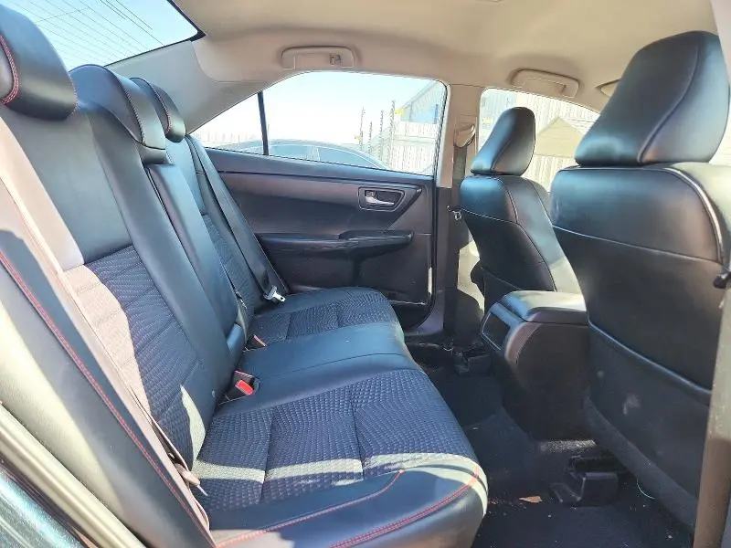 2015 TOYOTA CAMRY SE  