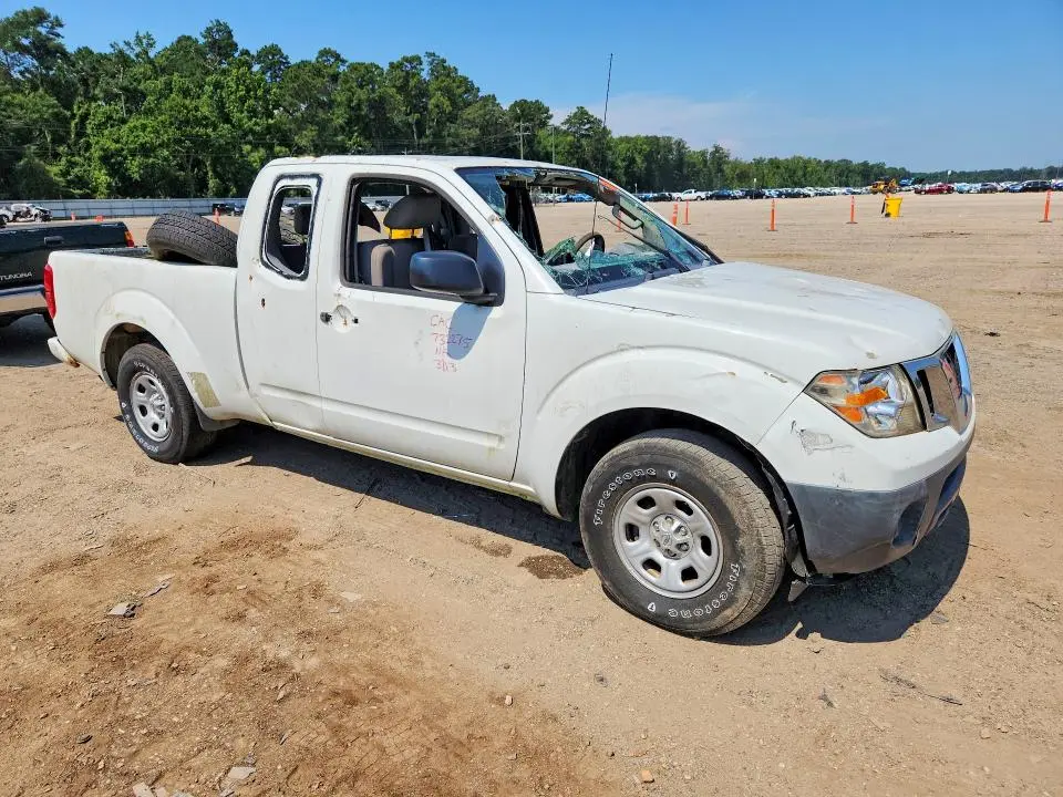 2017 NISSAN FRONTIER S  
