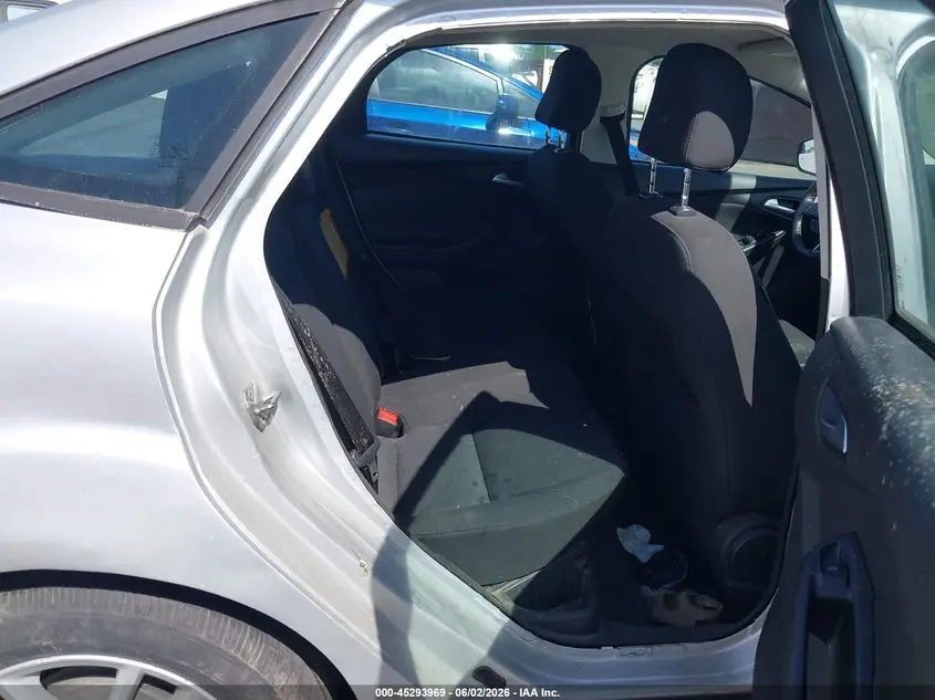2015 FORD FOCUS SE