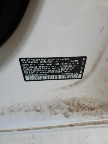 2013 VOLKSWAGEN PASSAT SE  