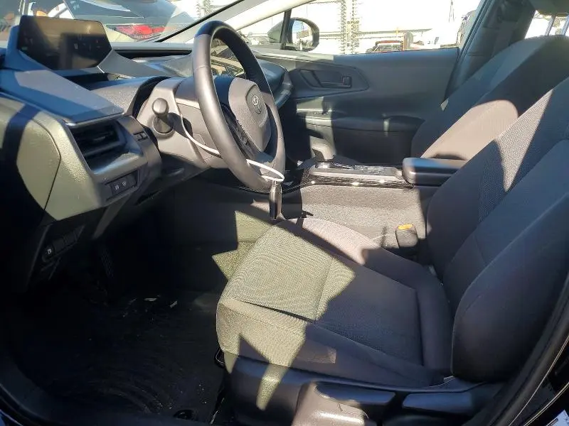 2024 TOYOTA PRIUS LE  