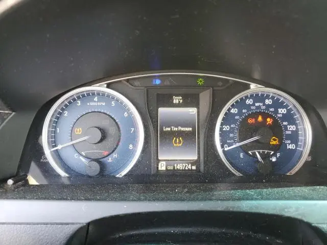 2016 TOYOTA CAMRY LE  