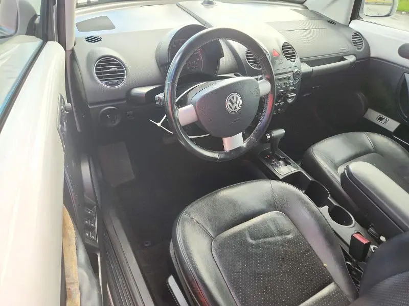 2010 VOLKSWAGEN NEW BEETLE 2.5L  