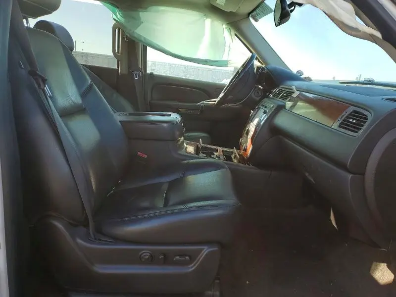 2013 CHEVROLET TAHOE K1500 LTZ  