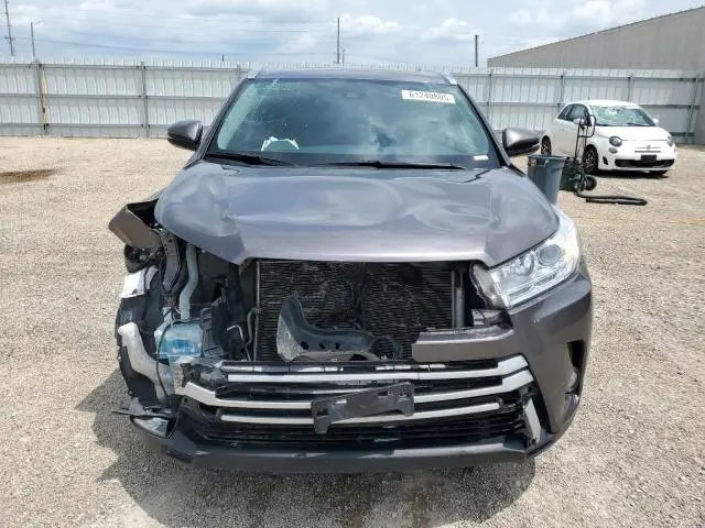 2019 TOYOTA HIGHLANDER SE  