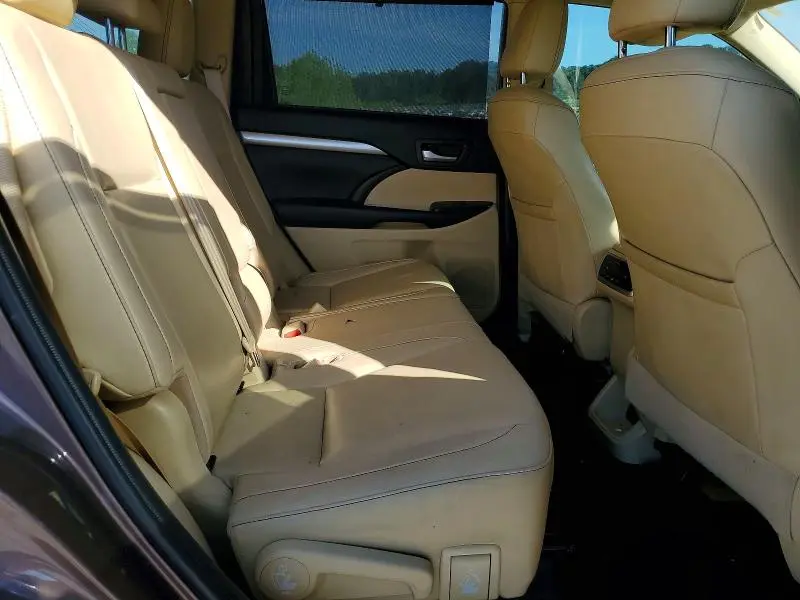 2019 TOYOTA HIGHLANDER XLE  