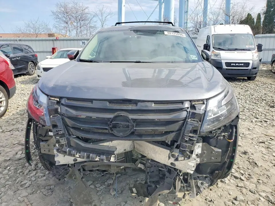 2025 NISSAN PATHFINDER SV  