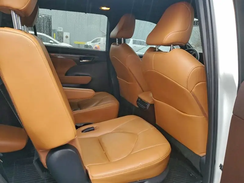 2020 TOYOTA HIGHLANDER HYBRID PLATINUM  