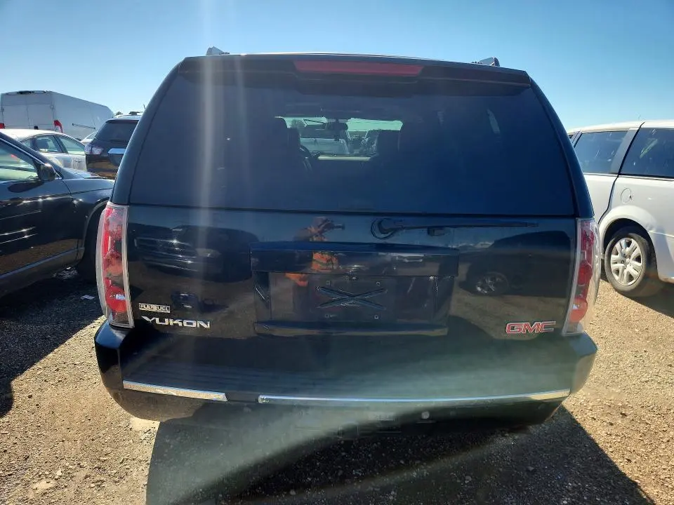 2011 GMC YUKON DENALI  