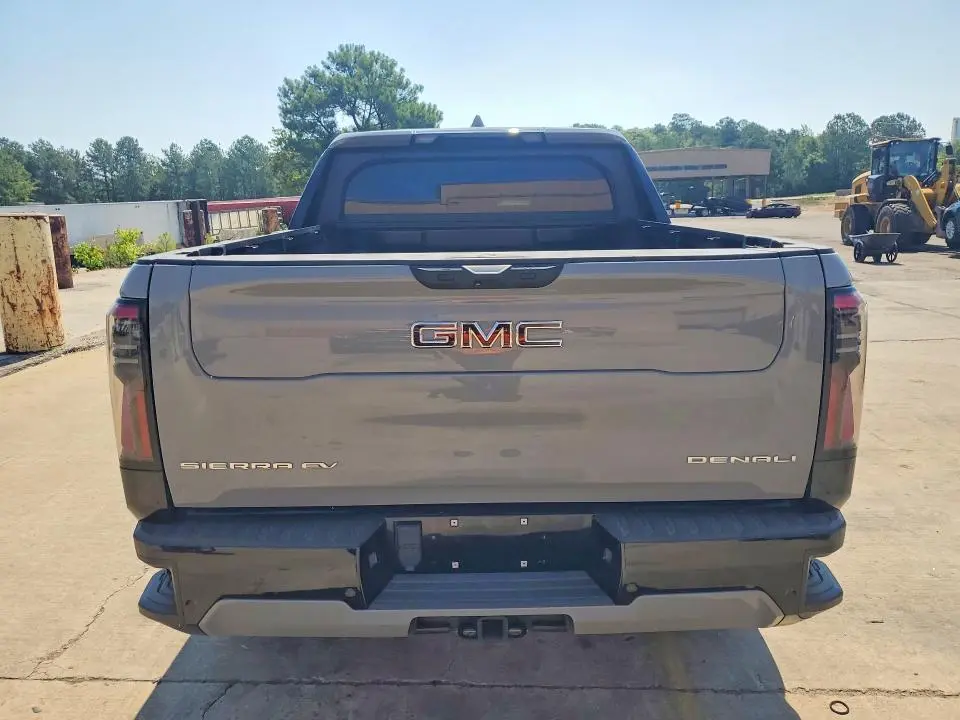 2024 GMC SIERRA DENALI  