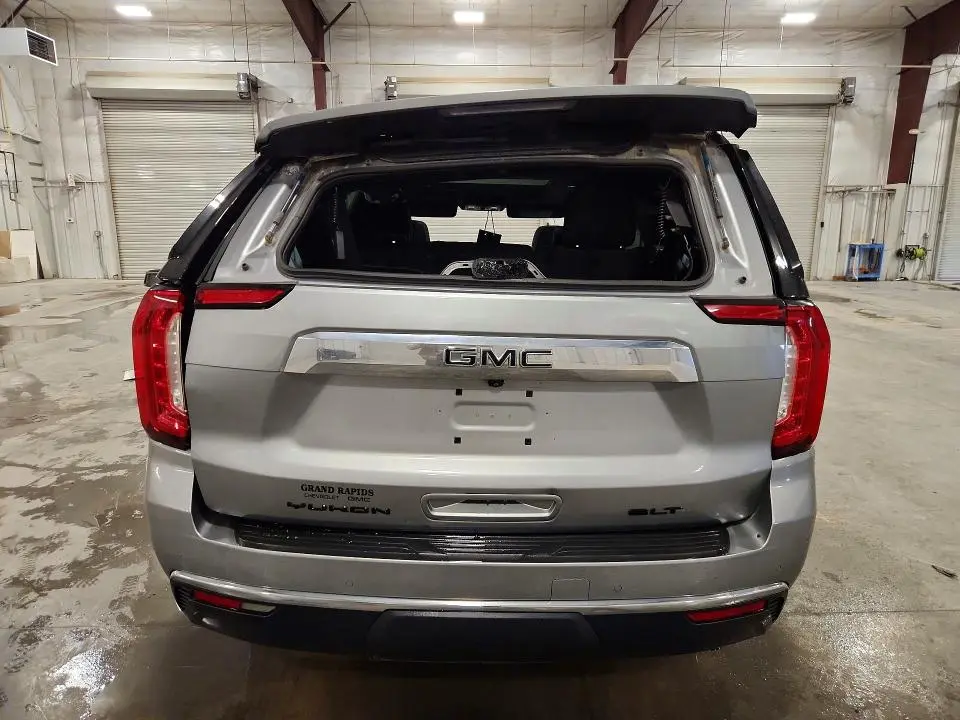 2023 GMC YUKON SLT  