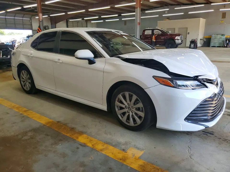 2018 TOYOTA CAMRY LE  