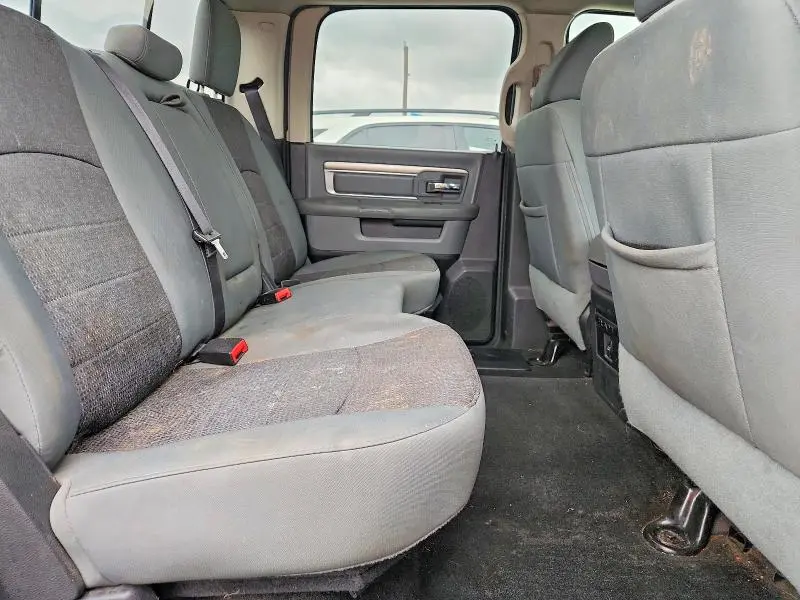 2016 RAM 1500 SLT  