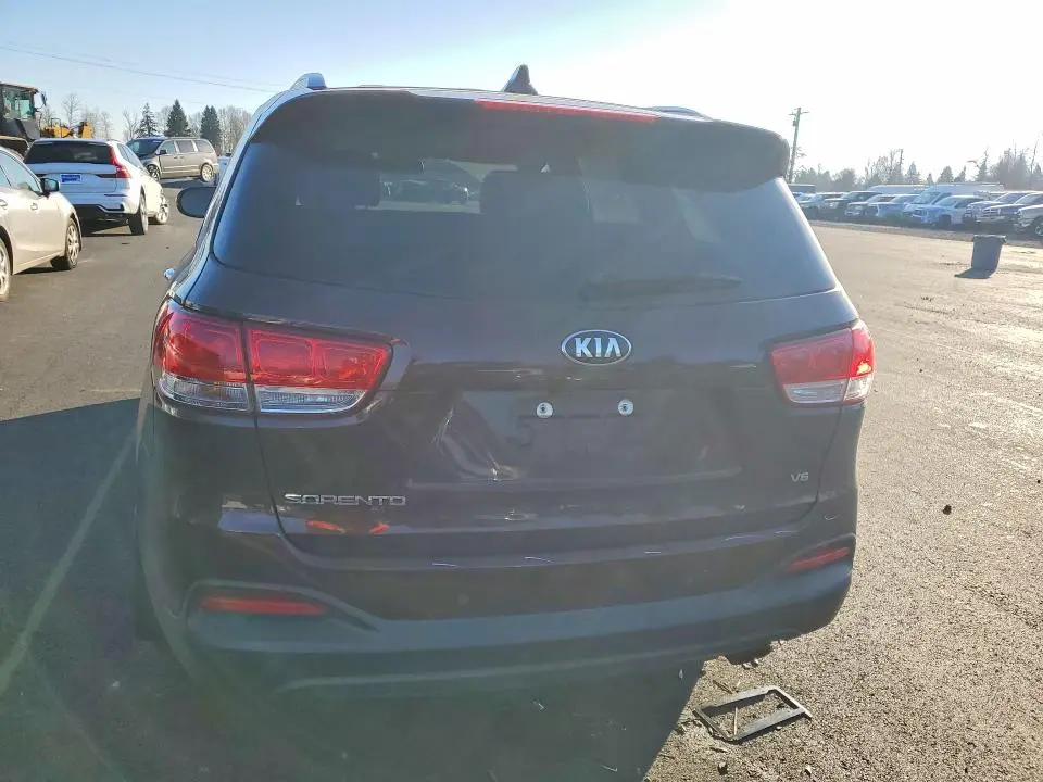 2017 KIA SORENTO LX  