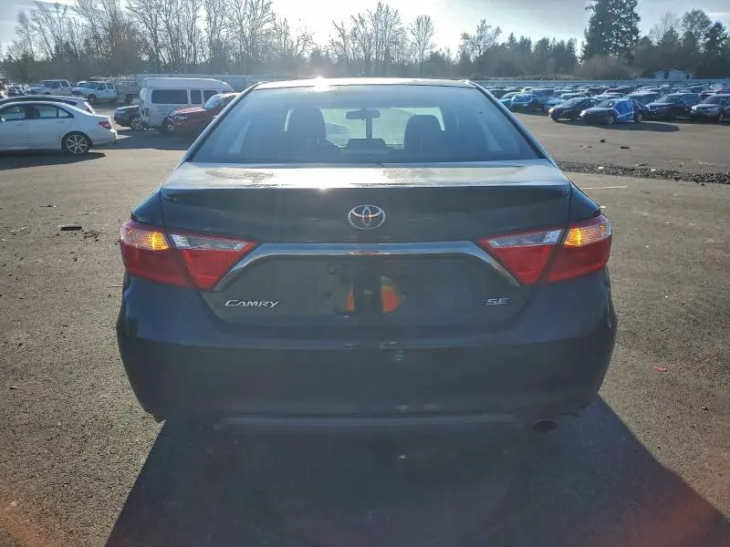 2015 TOYOTA CAMRY LE  