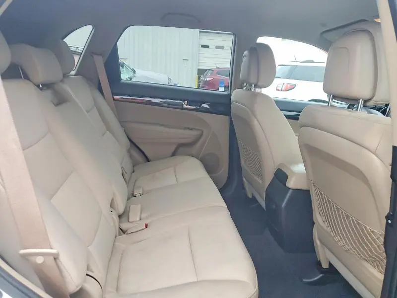 2012 KIA SORENTO BASE  