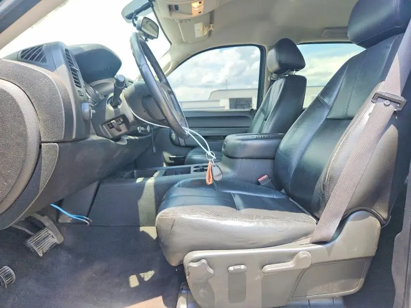 2011 CHEVROLET SILVERADO K1500 LT  