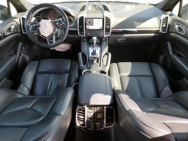 2017 PORSCHE CAYENNE   