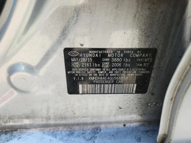 2016 HYUNDAI ELANTRA SE  