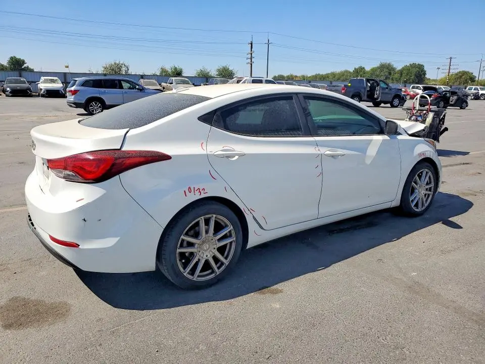 2014 HYUNDAI ELANTRA SE  