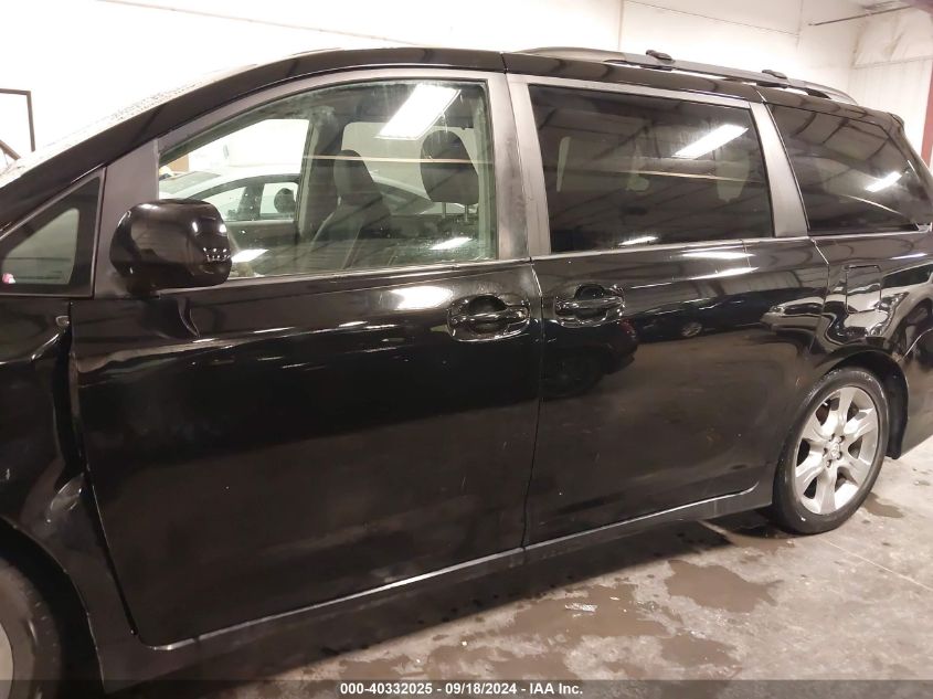 2011 TOYOTA SIENNA SE