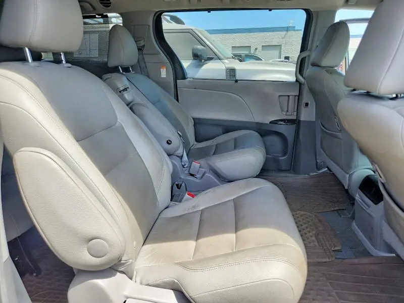 2017 TOYOTA SIENNA XLE 8-PASSENGER  