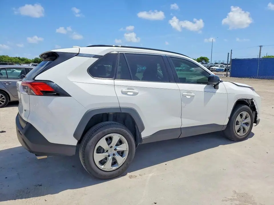 2020 TOYOTA RAV4 LE  