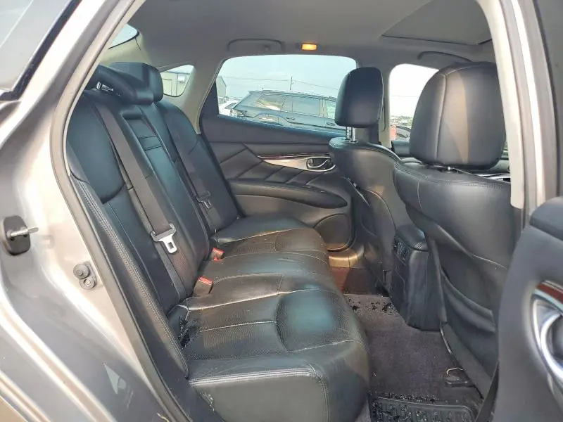 2012 INFINITI M37 X  