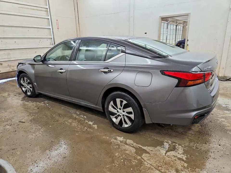 2022 NISSAN ALTIMA S  