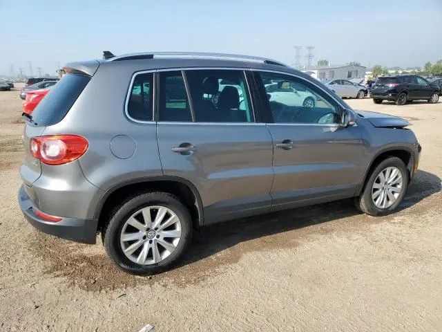 2010 VOLKSWAGEN TIGUAN SE  