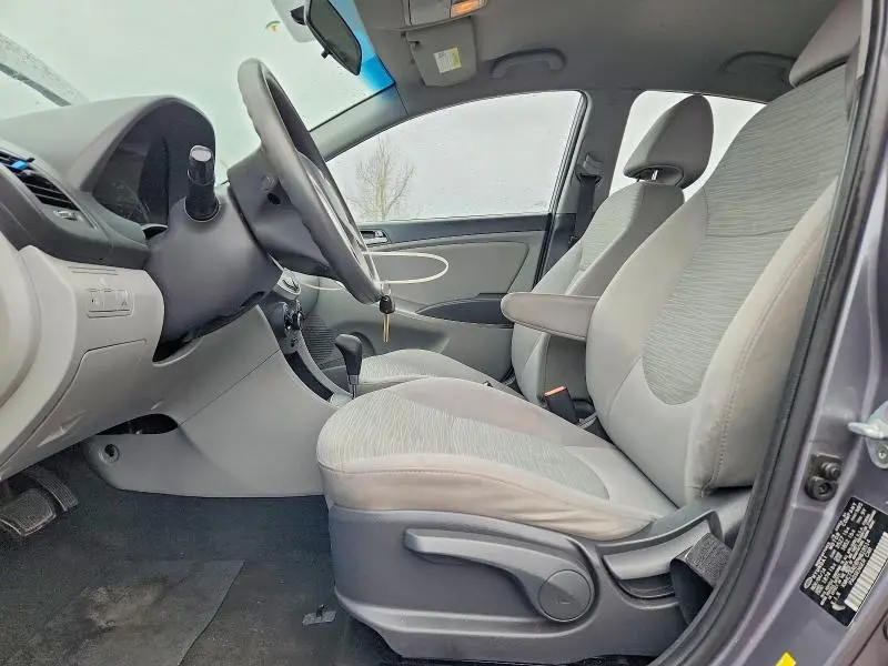 2015 HYUNDAI ACCENT GLS  