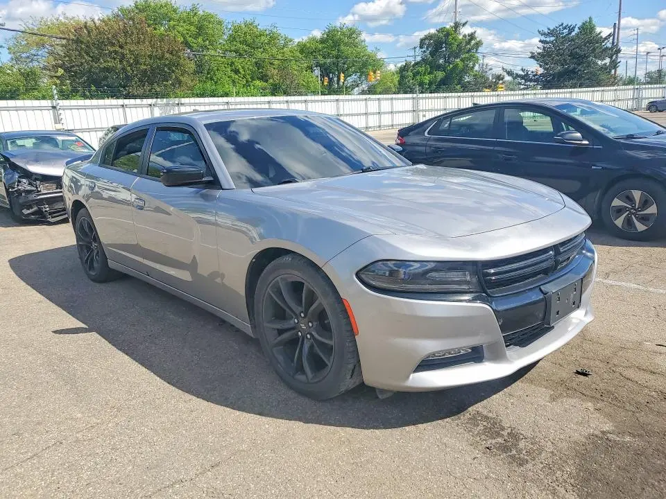 2017 DODGE CHARGER SXT  