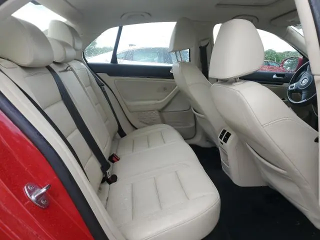 2010 VOLKSWAGEN JETTA SE  