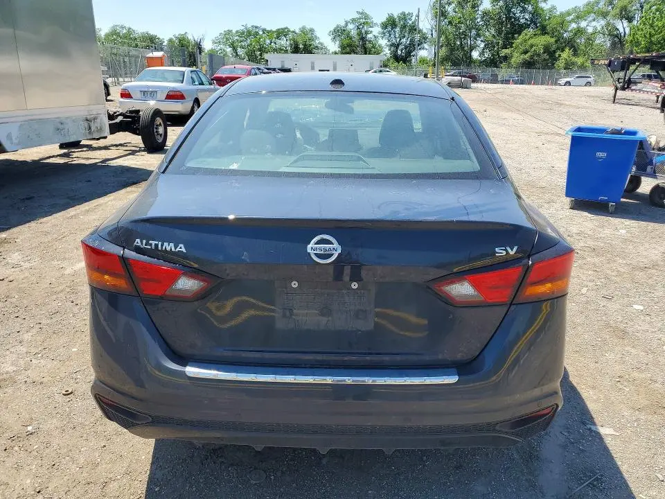 2022 NISSAN ALTIMA SV  