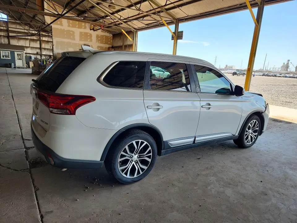 2017 MITSUBISHI OUTLANDER SE  