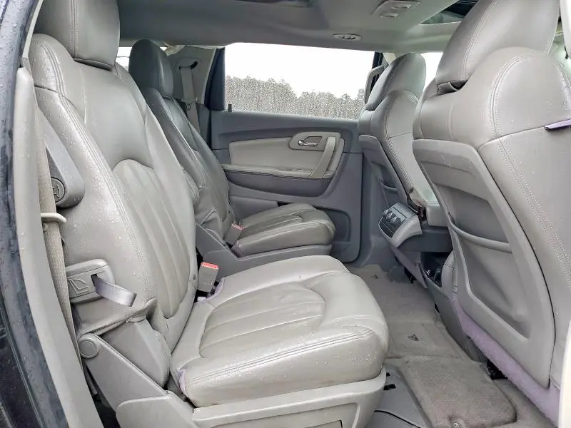 2011 CHEVROLET TRAVERSE LT  