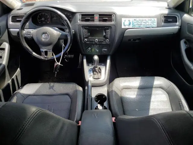 2011 VOLKSWAGEN JETTA SEL  
