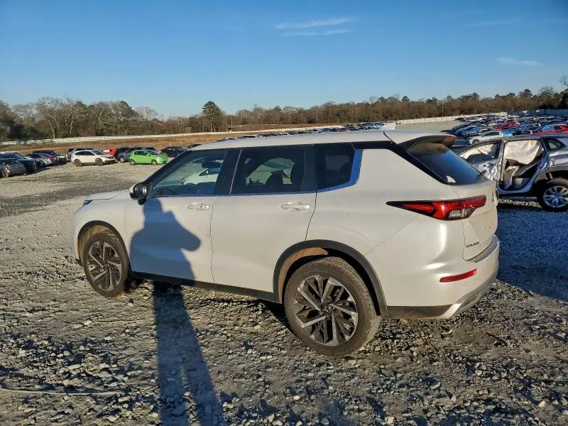 2022 MITSUBISHI OUTLANDER SE  