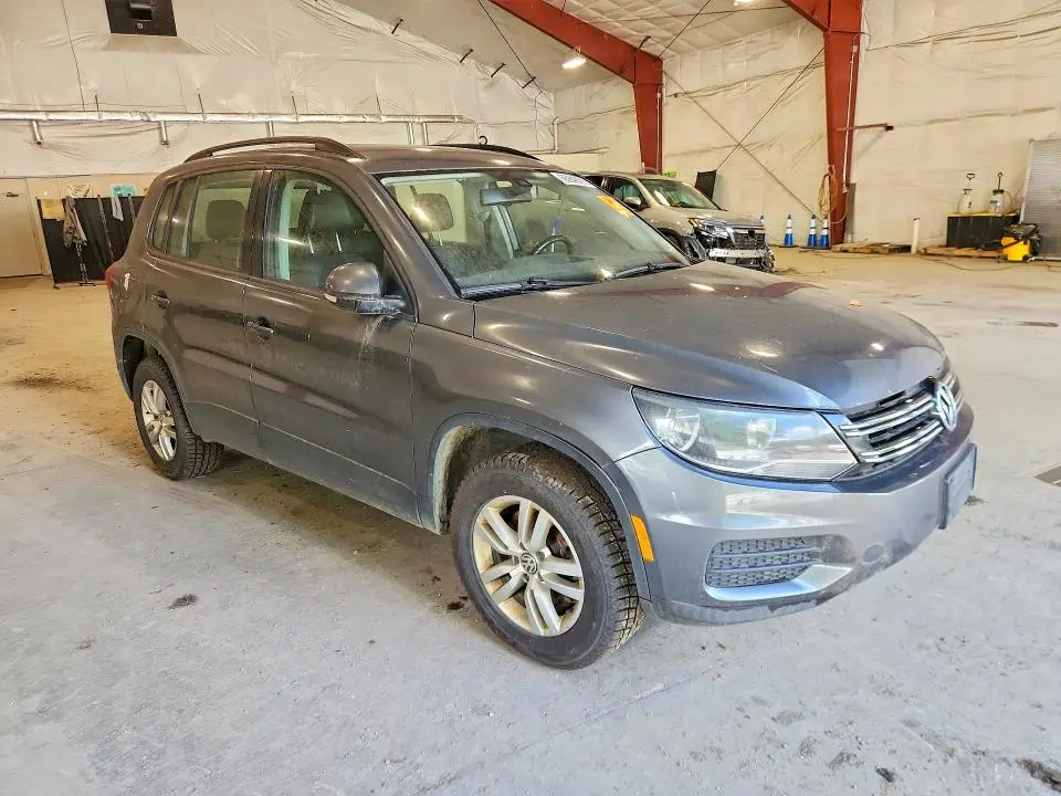 2016 VOLKSWAGEN TIGUAN S  