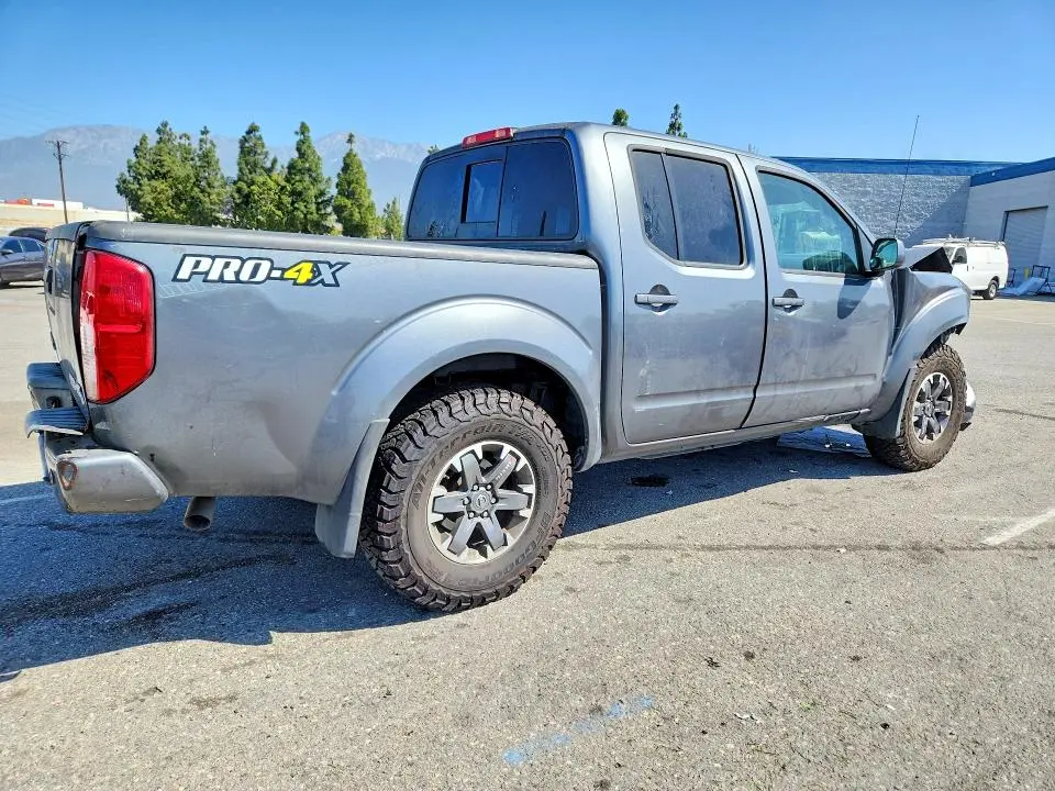 2016 NISSAN FRONTIER PRO-4X  