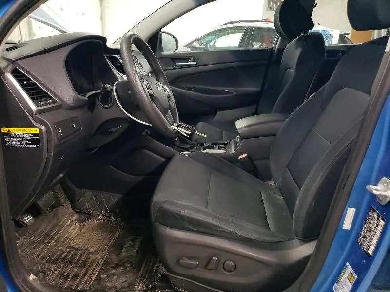 2016 HYUNDAI TUCSON SE  