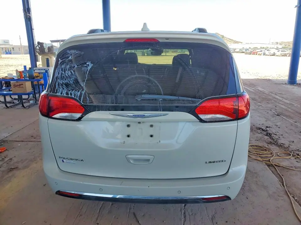 2020 CHRYSLER PACIFICA LIMITED  
