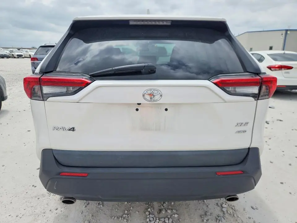 2024 TOYOTA RAV4 XLE  